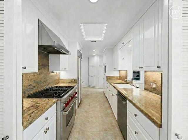 Building Photo - 7920 Avenida Alamar