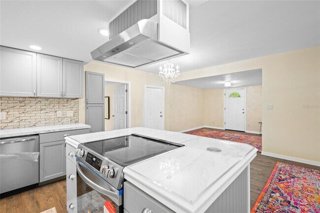 Building Photo - 245 S Rhodes St