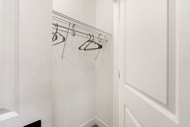 Building Photo - 2207 W 18th St