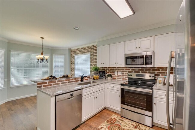 Building Photo - 1316 Maple Leaf Ct