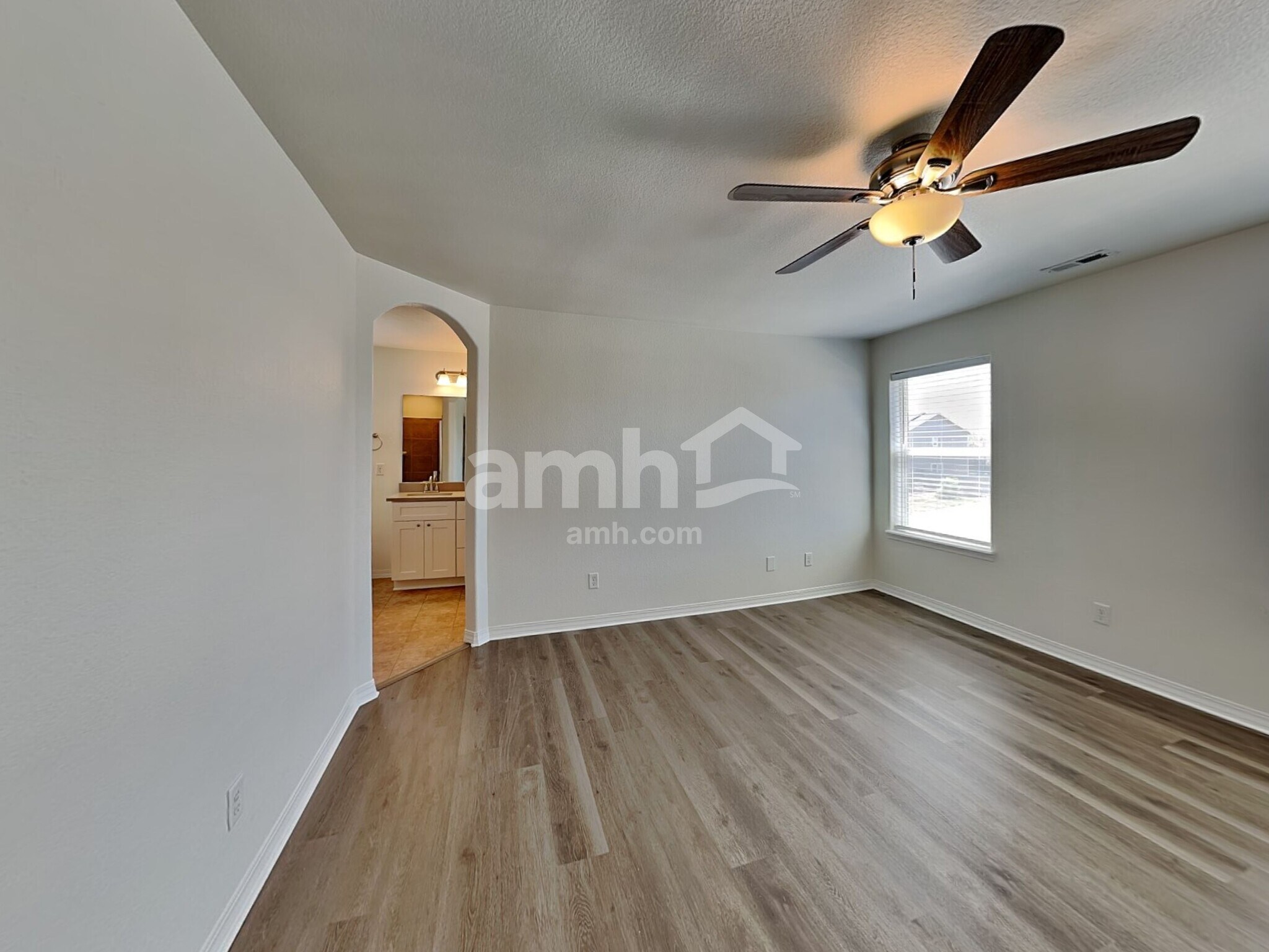 Building Photo - 9534 Sand Myrtle Dr