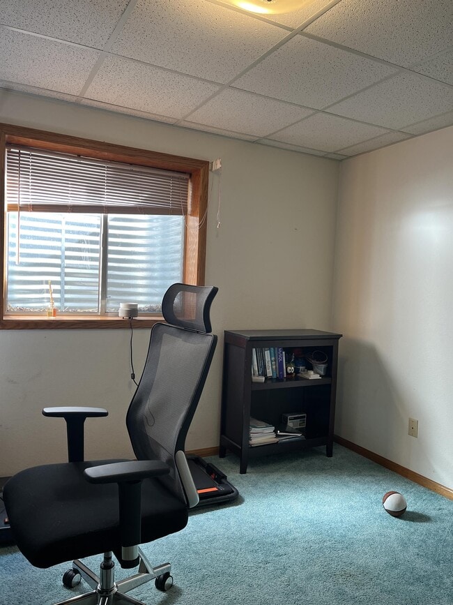 Building Photo - 2032 Prairie View Ct