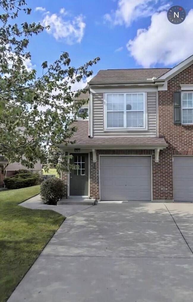Building Photo - MAINEVILLE - Open concept 2 bed 2 bath condo