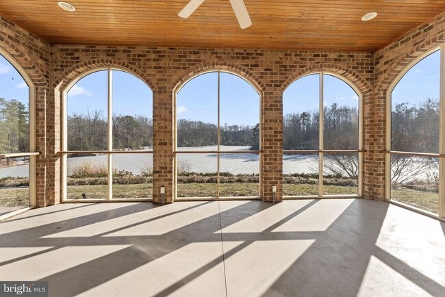 Building Photo - 3535 Meadow Rd