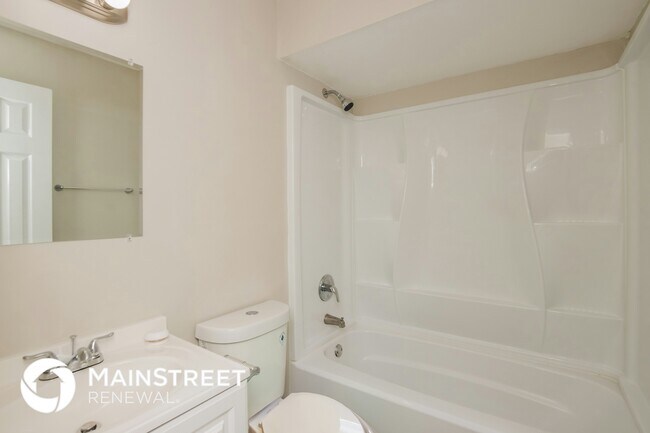 Building Photo - 410 La Coco St SW