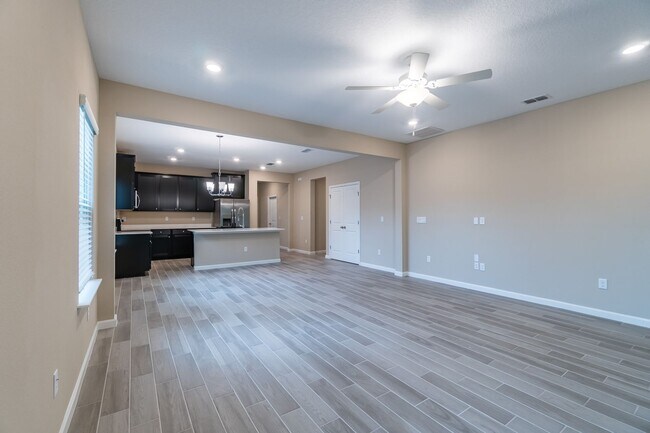 Building Photo - 6343 Morning Blf Dr