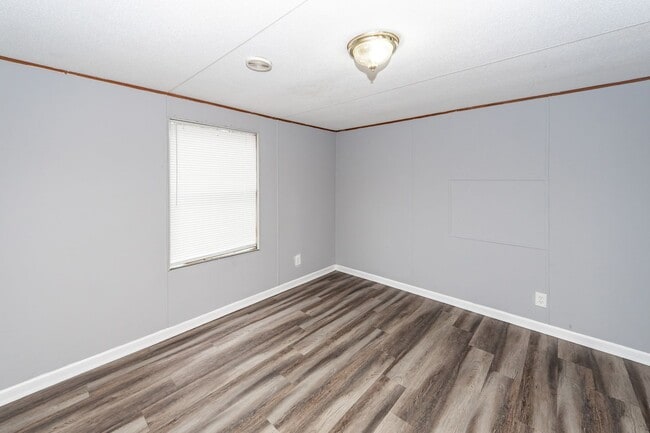 Building Photo - 2 Bedroom, 1 Bathroom Home in Charleston Farms - North Charleston