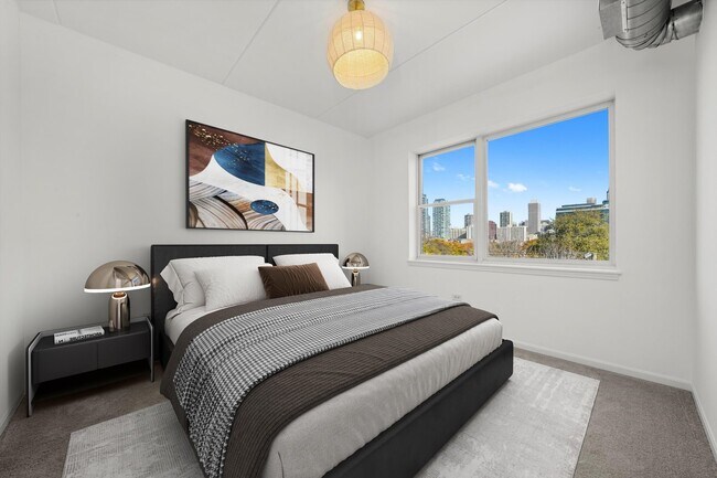 Building Photo - 873 N Larrabee St