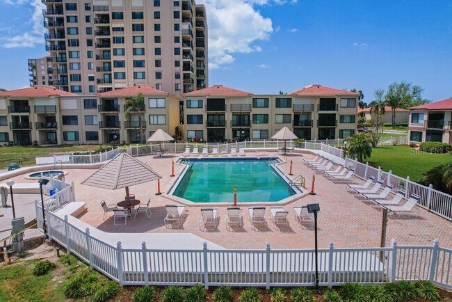 Building Photo - 6322 Palma Del Mar Blvd S