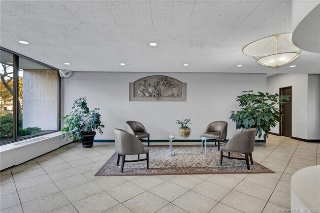 Building Photo - 2625 Park Ave