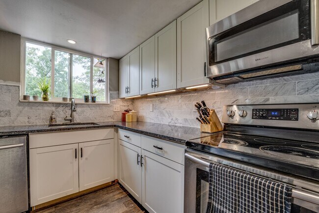 Building Photo - Beautiful 5 bed, 3 Bath House in Central Fort Collins!
