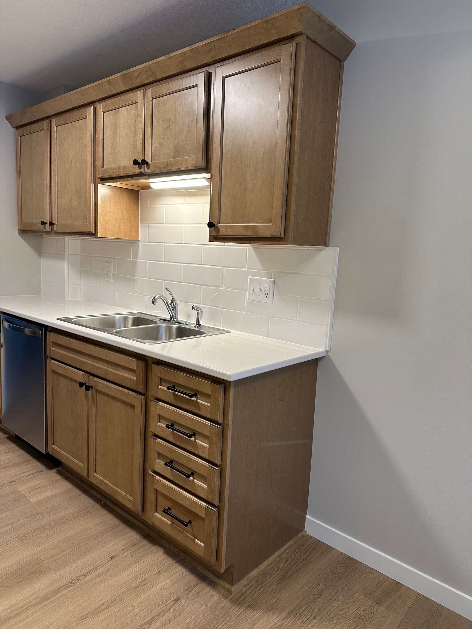 Endless storage - 605 N Grove St