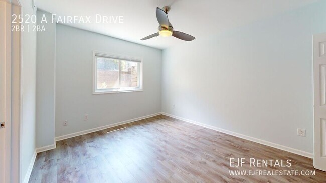 Building Photo - 2520 Fairfax Dr