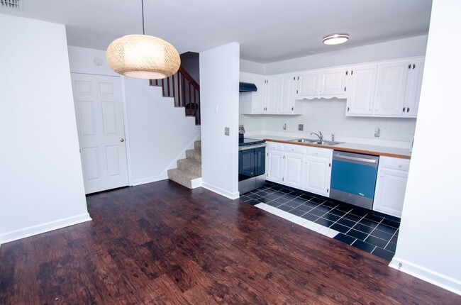 Building Photo - Quaint East Nashville Town Home