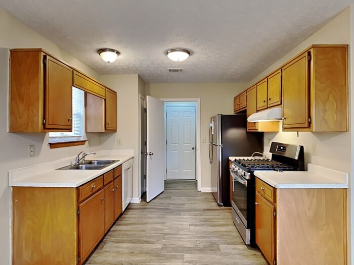 Building Photo - 411 Fieldgreen Dr