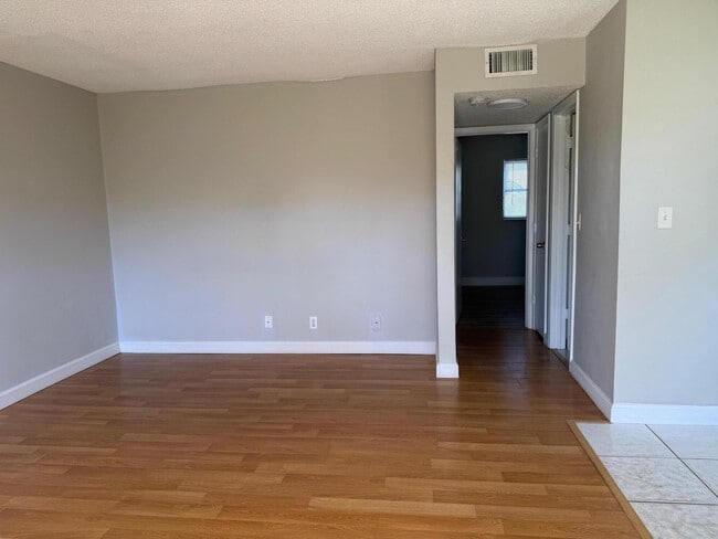 Building Photo - 5174 NE 6th Ave