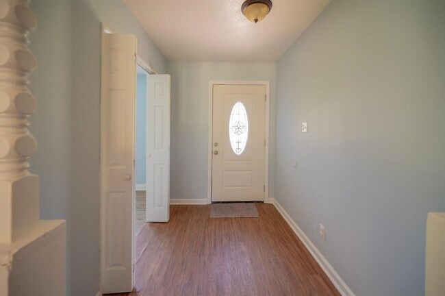Building Photo - 326 Windsor Square