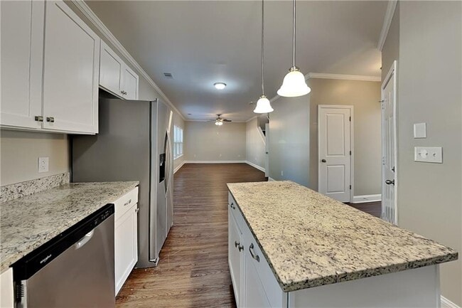 Building Photo - 122 Dynasty Ln