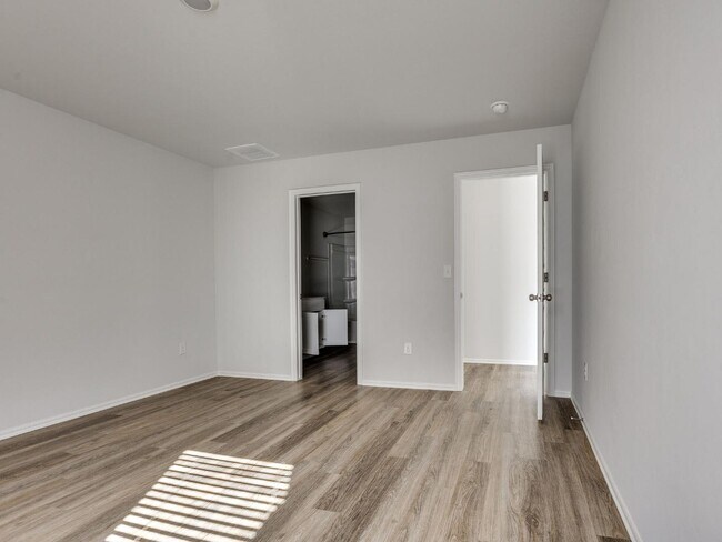 Building Photo - 10044 SW 40th St