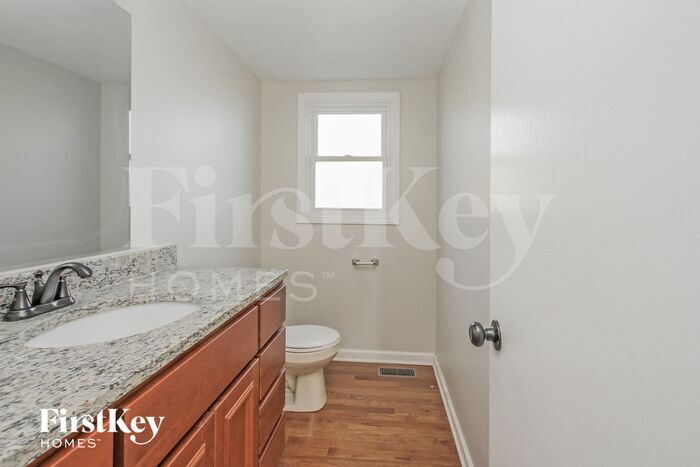 Building Photo - 1815 Cumberland Dr