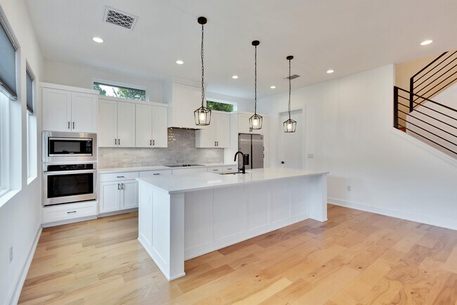 Building Photo - 5816 Harold Ct
