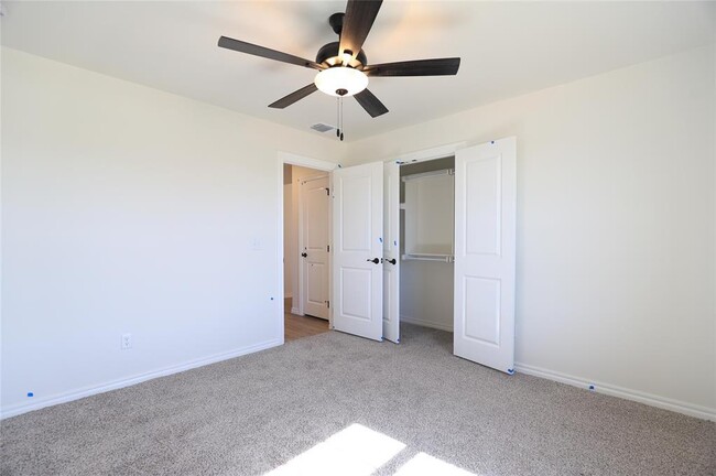 Building Photo - 8201 Mountain Oak Dr