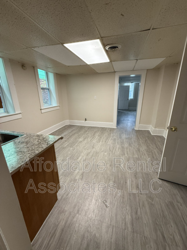 Building Photo - 2338 W Becher St