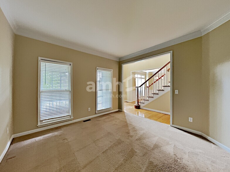 Building Photo - 6261 Sharpsburg Ct NW