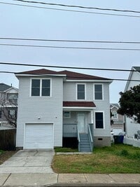 Building Photo - 1420 W Ocean View Ave