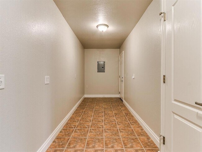Building Photo - 1305 Melisa Dr