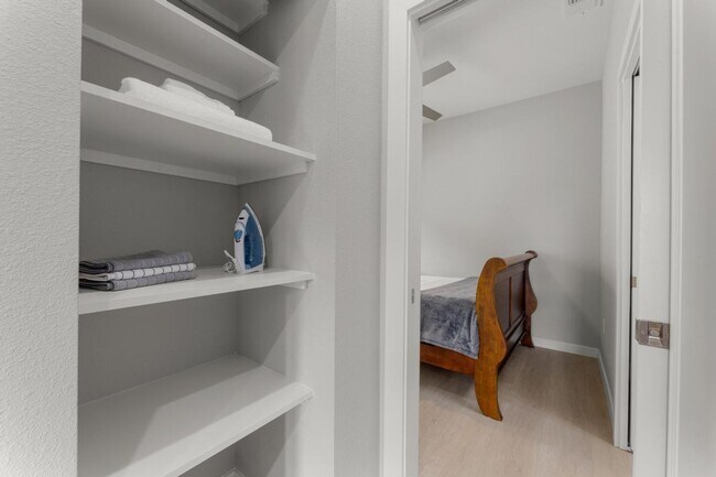 Building Photo - 498joh