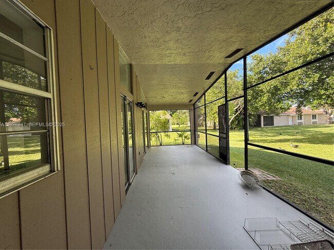 Building Photo - 15749 Woodgate Ct