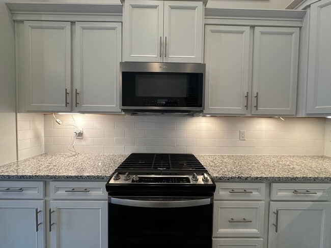 Building Photo - 521 Robinwood Pl