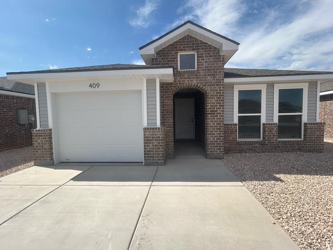 Primary Photo - 409 Thicket Dr