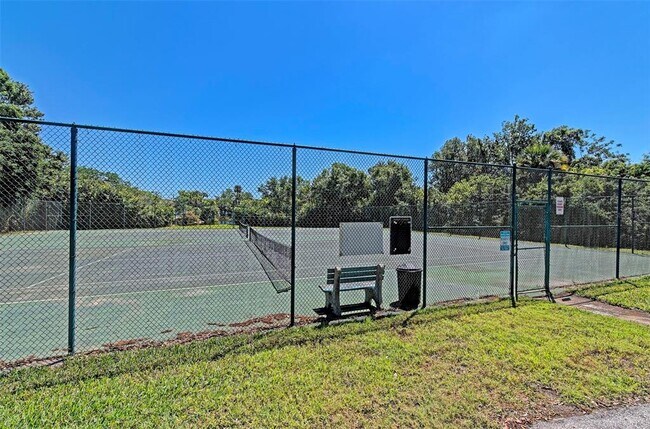 Building Photo - 567 Lakeside Dr