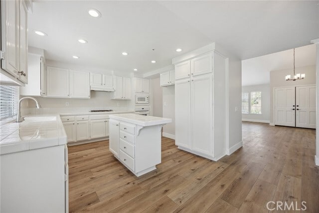 Building Photo - 1427 E Cisneros Ln
