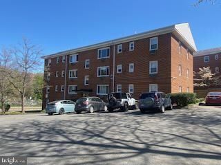 Building Photo - 945 N Barton St