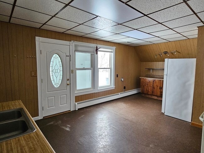 Building Photo - 248 Sutton St