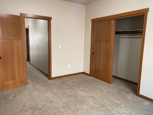 Building Photo - 3-bedroom, 1.75 Bath Home in the Village