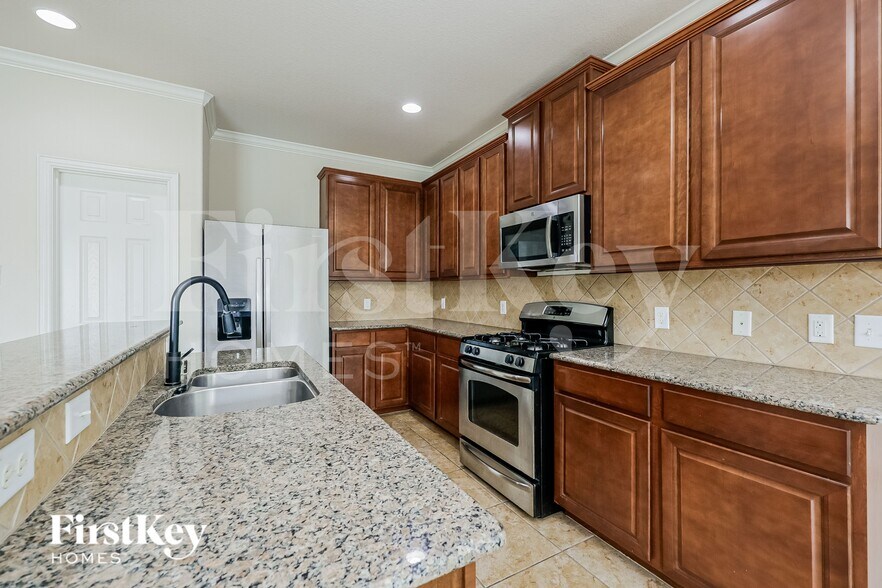 Building Photo - 24431 Sundance Spring Dr