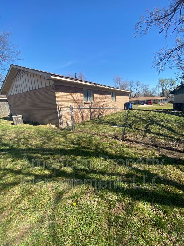 Building Photo - 1598 S 67th E Ave