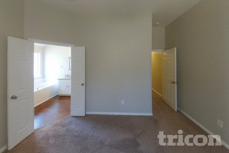Building Photo - 3205 Silver Point Ct