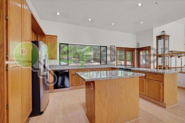 Building Photo - 3556 Mesa Verdes Dr