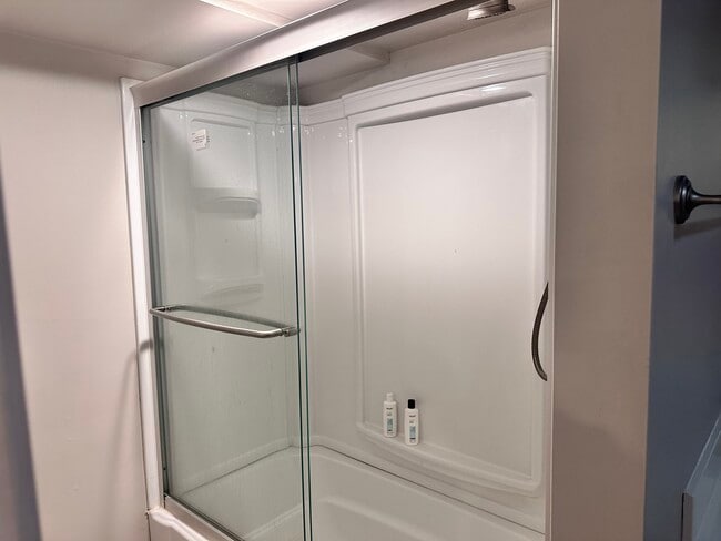 Building Photo - 2856 Evergreen Ln