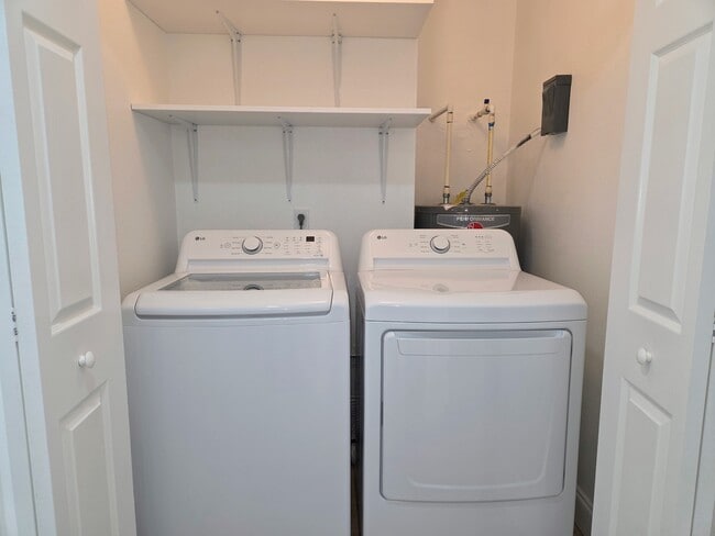 Building Photo - 3150 Emerson Ave S