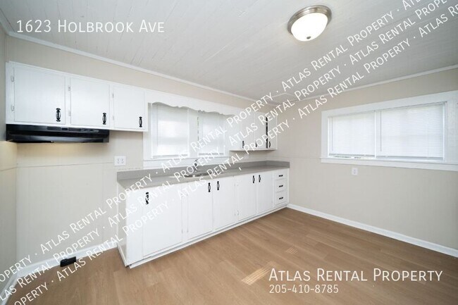 Building Photo - 1623 Holbrook Ave