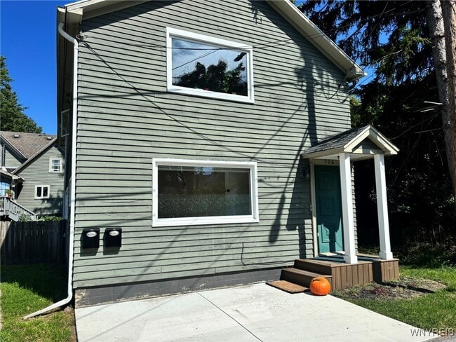 Building Photo - 706 Hilliker Ct