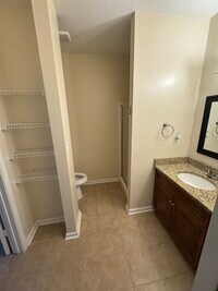 Building Photo - 310 Primrose Ln