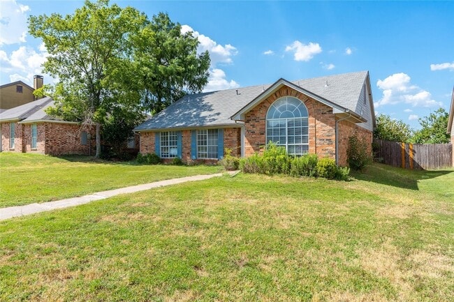 Primary Photo - 1417 Quail Crest Dr