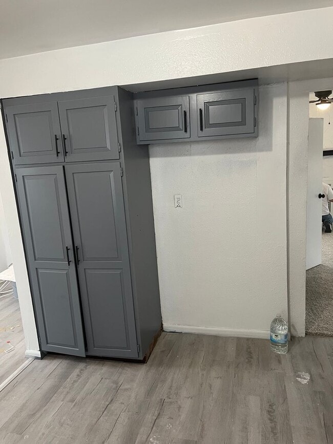 Building Photo - 3 bedroom, 2 bath in Harvard Park.